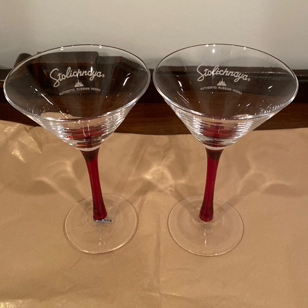15:09 - Stolichnaya Vodka Red Stem Martini Glasses